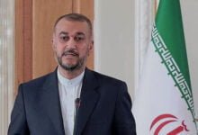 أعلن وزير الخارجية الإيراني، حسين أمير عبد اللهيان، أن بلاده تسعى جاهدة لتعزيز العلاقات مع موريتانيا في كل المجالات، وخاصة تعزيز التعاون الاقتصادي. جاء ذلك خلال لقائه سفير إيران الجديد لدى موريتانيا، جواد أبو، الذي كان في زيارة وداع للوزير الإيراني قبل مغادرته إلى العاصمة النواكشوط.