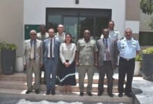 ترأس اللواء صيدو صمبا جا، قائد فرقة الدعم بالأركان العامة للجيوش، اجتماعًا ضم خبراء من هيئة المتاحف العسكرية الفرنسية، برئاسة السيدة دومينيك اسبيناس رئيسة البعثة. يهدف هذا الاجتماع إلى دراسة مشروع إنشاء متحف عسكري في العاصمة نواكشوط، وفقًا للمعايير الدولية. وحضر الاجتماع كل من العقيد الزين اسويدات، قائد فرقة التكوين، والعقيد ناتوكا امبودج، قائد فرقة البنى التحتية المساعد، والمقدم دومينيك بونتي مستشار بفرقة التكوين. كما حضر الاجتماع الدكتور كان ممادو هاديا، المدير العام للمكتب الوطني للمتاحف، والدكتور محمد المختار السعد، أستاذ جامعي متخصص في التاريخ الموريتاني.