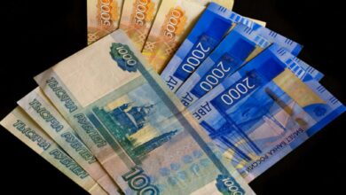 تراجع الروبل الروسي والين الياباني أمام الدولار