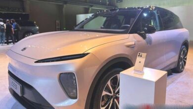 شركة "نيو" الصينية تكشف عن أول هاتف ذكي يتحكم في سياراتها الكهربائية