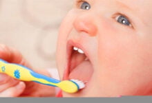 أسباب رائحة الفم الكريهة لدى الرضع؟