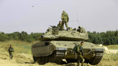 إسرائيل تكثف قصفها الأرضي للوصول لمنزل هنية والتقاط