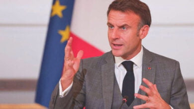 الرئيس ماكرون يدعو إسرائيل إلى التوقف عن قتل المدنيين في قطاع غزة