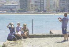 العدوان على غزة يلحق أضرارًا بالقطاع السياحي في مصر ولبنان والأردن