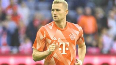 دي ليخت يزيد من مشاكل بايرن ميونخ الدفاعية