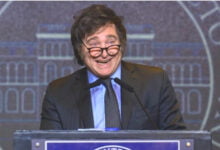 رئيس الأرجنتين المنتخب يناقش أزمة اقتصاد بلاده مع صندوق النقد