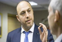 سفير فلسطين في لندن يُفصح للجزيرة عن تلقيه تهديدات بالقتل