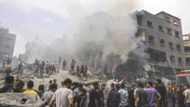 غارات الاحتلال تسفر عن سقوط عشرات الشهداء واستمرار الاستهداف للمستشفيات