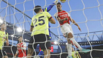 آرسنال يتفوق على بيرنلي بثلاثية