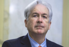 مدير الاستخبارات الأمريكية في الدوحة يبحث عن صفقة واسعة بين إسرائيل وحماس