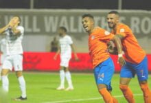 مشاهدة مباراة الطائي ضد الفيحاء