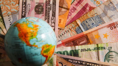 هل يُسدل الستار قريبًا على الجدل المحيط بالديون العالمية؟