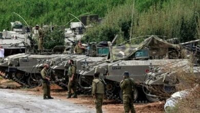 إعلان الاحتلال مقتل ضابطين بغزة وقتال ضار في خان يونس