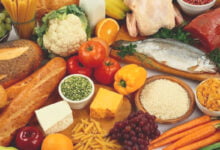 استكشاف الفيتامينات: أنواعها وفوائدها ومصادرها الغذائية