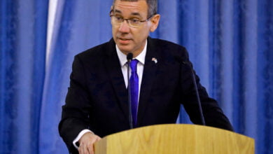 الجور حار تصريح صادم من مستشار نتنياهو حول تجريد نازحي غزة من ملابسهم