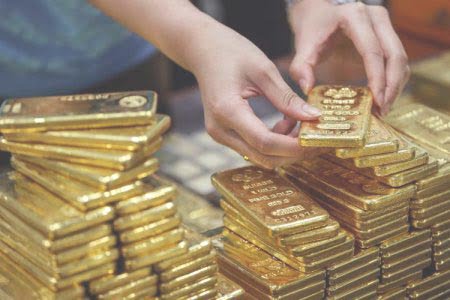 الذهب يرتفع بأكثر من 11% منذ طوفان الأقصى وخبراء يوصون به
