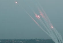 القسام تقصف تل أبيب برشقة صاروخية كبيرة وتكبد الاحتلال قتلى في غزة