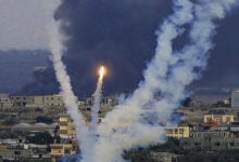 الهجمات الصاروخية للمقاومة: استهداف آليات عسكرية في خان يونس وقصف بئر السبع