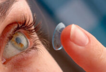 تأثير العدسات اللاصقة على جفاف العين؟