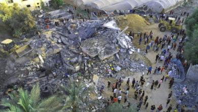 تحذيرات دولية من كارثة إنسانية في قطاع غزة مع تقييدات في توزيع المساعدات