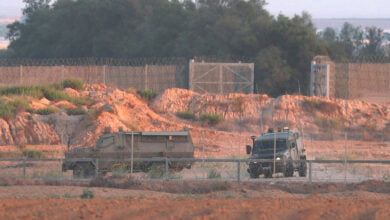 توغل الاحتلال في مناطق بالضفة الغربية ويشن هجومًا بالقذائف الحارقة على منازل مدنيين