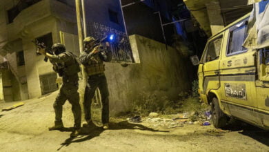 اقتحامات واسعة بالضفة وإغلاق عسكري لمخيم بطولكرم