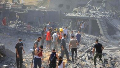 الاحتلال يحاول التوغل غرب خان يونس ويقصف مراكز إيواء