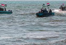 الحوثيون يستهدفون سفينة مرتبطة بإسرائيل في البحر الأحمر