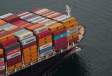 تراجع التجارة عبر قناة السويس بنسبة 45% بسبب هجمات البحر الأحمر