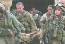 جيش الاحتلال يعلن مقتل جندي وإصابة آخرين بمعارك في غزة