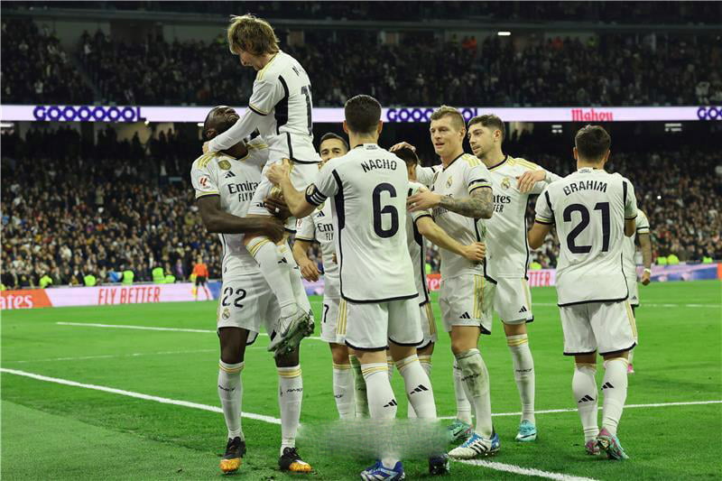 ريال مدريد يُغلق الباب أمام بنزيما: نهاية حقبة مهمة