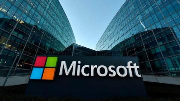 الأكثر قيمة بالعالم.. مايكروسوفت تتفوق لفترة وجيزة على آبل الأكثر قيمة بالعالم.. مايكروسوفت تتفوق لفترة وجيزة على آبل