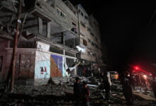 هجمات جوية تستهدف مدينة غزة واقتحام لمستشفى ومدارس في خان يونس من قبل الاحتلال