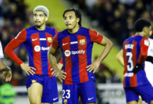 برشلونة يستضيف نابولي في مباراة حامية الوطيس