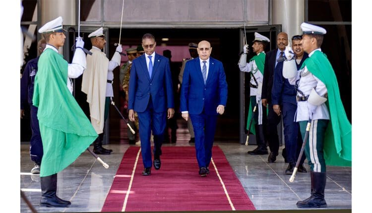 الرئيس الموريتاني يصل نواذيبو تحضيىرا لعقد اجتماع للحكومة في المدينة