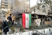 مغردون يتساءلون عن كيفية رد إيران على اغتيال إسرائيل عسكرييها بدمشق؟