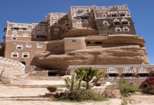 دار الحجر اليمني: قصر أثري منحوت على قمة حصن سبئي