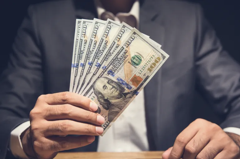 هل تعثرت خطة بوتين في إبعاد الدولار عن عرش التجارة الدولية؟