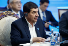 خامنئي يعلن الحداد ومخبر يتولى السلطة بعد مصرع رئيسي