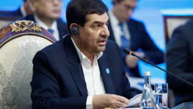 خامنئي يعلن الحداد ومخبر يتولى السلطة بعد مصرع رئيسي