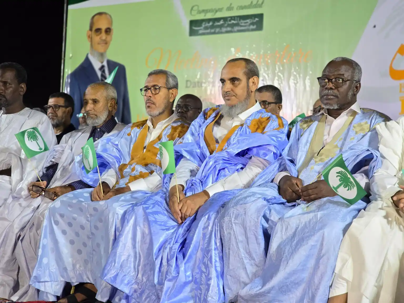 مرشح تواصل ينوه بعظمة الجيش ويتعهد بزيادة رواتبهم