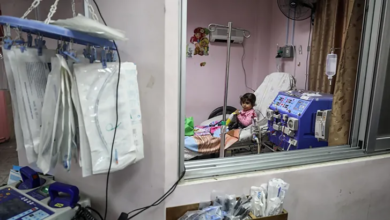 الحرب والسرطان ينهشان جسد طفلة من غزة