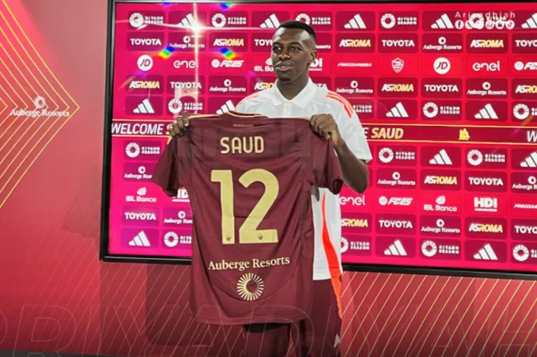 الهلال يعلن انتقال سعود عبد الحميد إلى روما كأول لاعب سعودي في الدوري الإيطالي