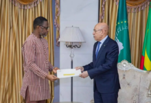 غزواني يتلقى رسالة شكر من النقيب تراوري عبر وزير النقل البوركيني