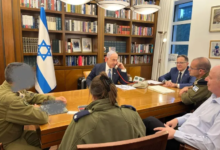 تصاعد التوتر حول صفقة تبادل الأسرى: مسودة جديدة قد تصدر قريباً وصعوبات تواجه المفاوضات بسبب موقف نتنياهو