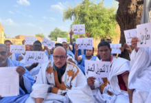 **"احتجاج معلمي الحوض الغربي ضد التحويلات التعسفية ومطالبهم بالحقوق المشروعة"**