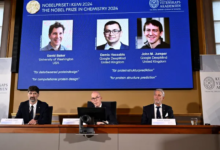 الفائزون بجائزة نوبل في الكيمياء: أبحاثهم في البروتينات تعزز الأمل في تطوير الأدوية مع التحذير من مخاطر الذكاء الاصطناعي