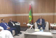 رئيس البرلمان الموريتاني يستقبل لجنة متابعة قضية الصحفي المختفي إسحاق ولد المختار ويؤكد الالتزام بالجهود الإنسانية