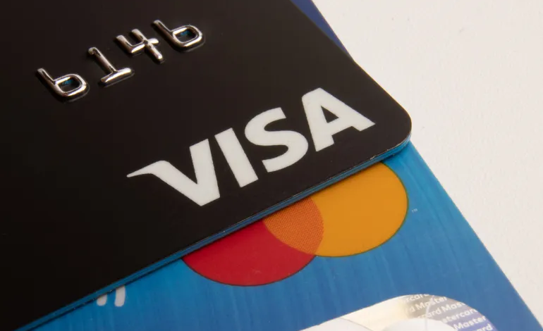 وزارة العدل الأميركية تقاضي فيزا بسبب ممارسات مناهضة للمنافسة