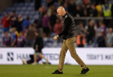 تن هاغ يواجه ضغوطًا متزايدة في مانشستر يونايتد بعد سلسلة من النتائج السلبية